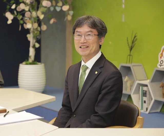 발언하는 천창수 울산시교육감