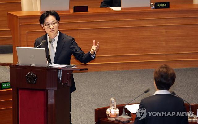 경제 분야 대정부 질문 답하는 김정관 산업통상부 장관