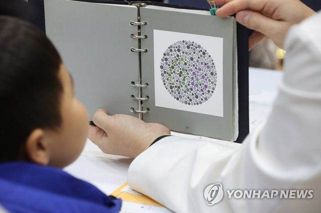 아동 건강검진(기사 내용과 직접적 관련 없음)