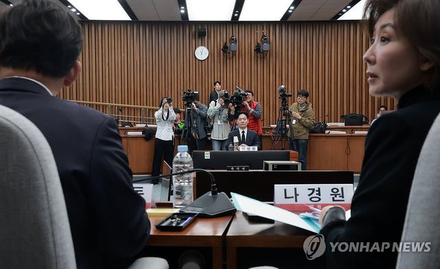 '민주당의 공소취소·재판조작 진상규명 청문회' 참석한 박상용 검사