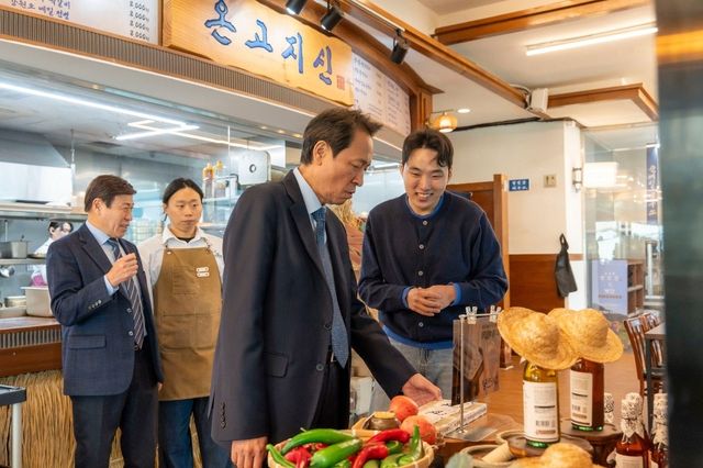 홍천 방앗간막국수 방문한 우상호 강원지사 예비후보