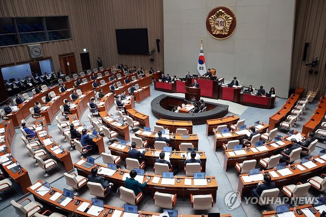 국회 예결위 전체회의에서 추경 제안 설명하는 김민석 국무총리