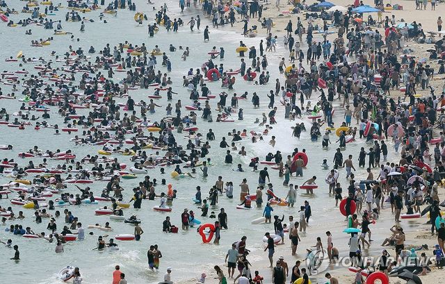 해운대 피서 인파