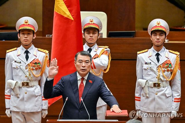 레 민 흥 신임 베트남 총리