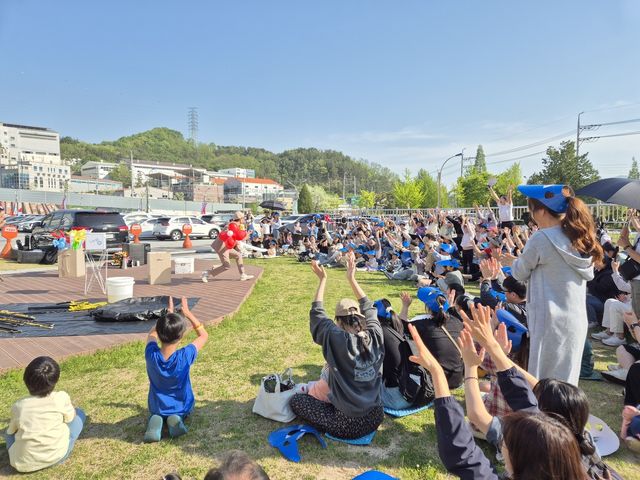 과거 김해지혜의바다도서관 바깥 도서관 행사 사진