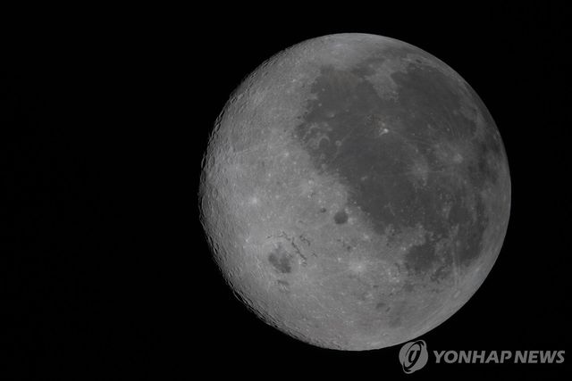 '아르테미스Ⅱ'에서 바라본 달