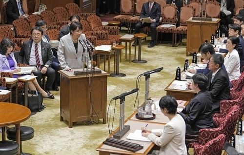 참의원 예산위원회에서 답변하는 다카이치 일본 총리