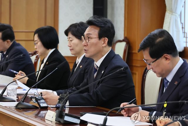 비상경제본부회의, 발언하는 김민석 총리