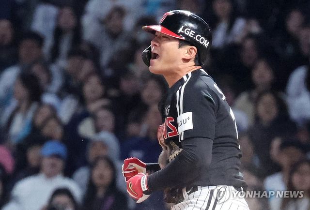 LG 오지환 그라운드 홈런 '포효'