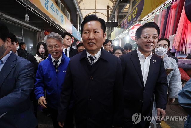 전통시장 찾은 정청래·민형배·김영록