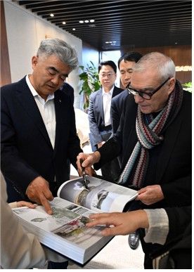 대우건설 정원주 회장, 건축가 도미니크 페로와 면담