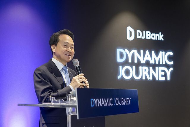 진옥동 신한금융그룹 회장