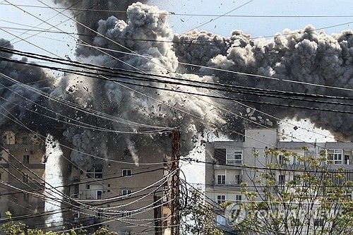 이스라엘의 공습을 받은 레바논 수도 베이루트 남쪽 외곽의 건물