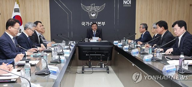 허위정보 유포 대응 TF 회의 주재하는 윤호중 행안부 장관