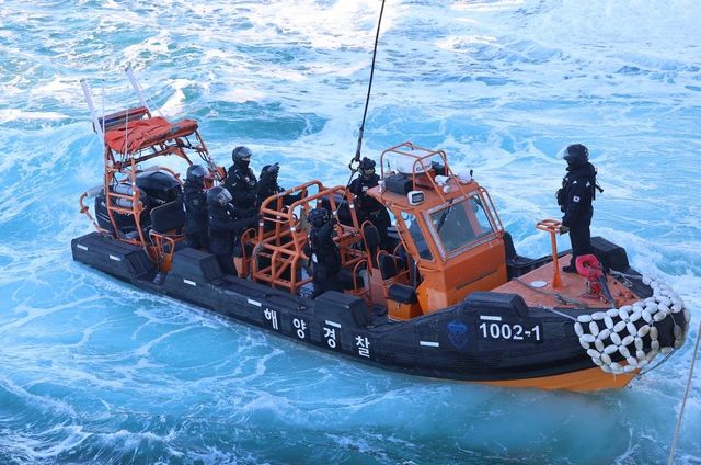 '불법조업 중국어선 꼼짝마'