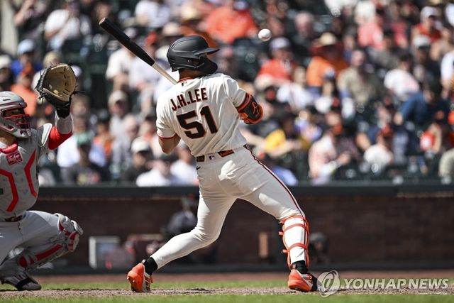 이정후의 9일 경기 타격 모습. 