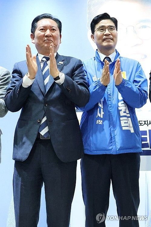 승리 다짐하는 정청래 대표와 이원택 후보