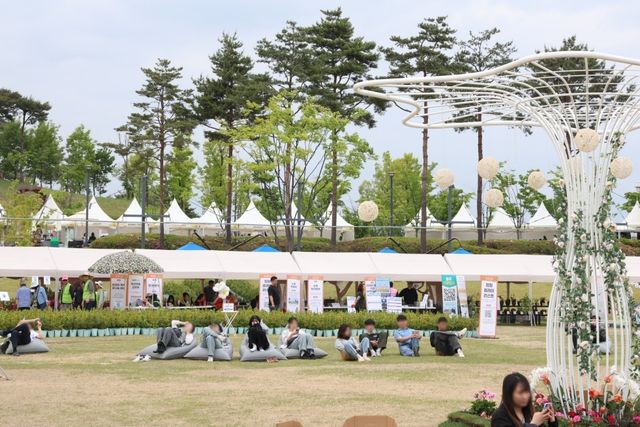 청주 가드닝페스티벌 즐기는 시민들