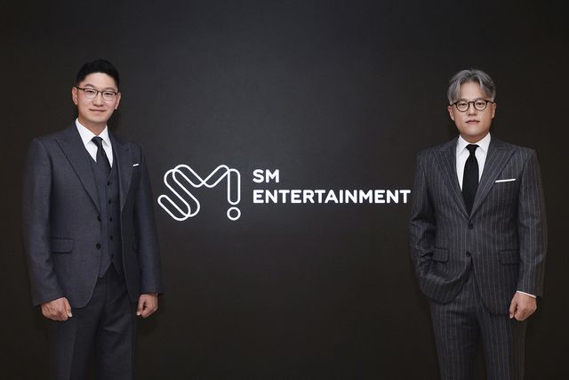 SM엔터테인먼트 탁영준(좌) 장철혁(우) 공동대표