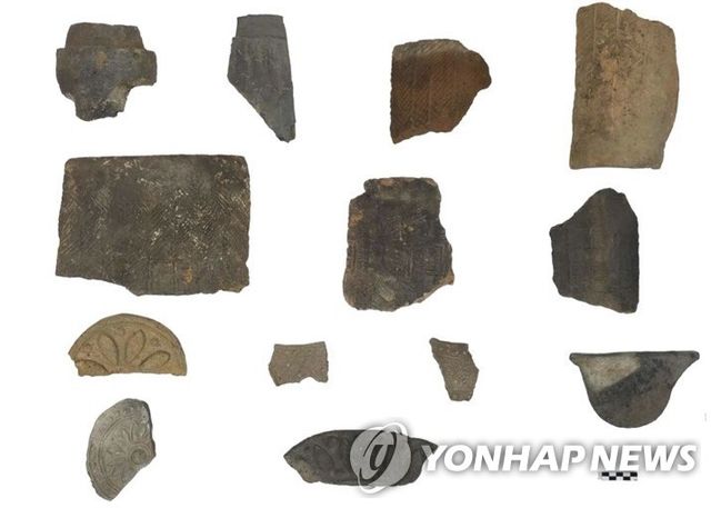 제주시 화북동에서 발굴된 고려 기와 파편