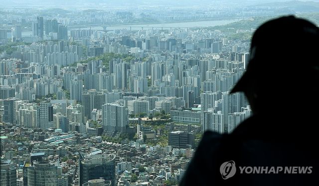서울 남산에서 바라본 도심 아파트
