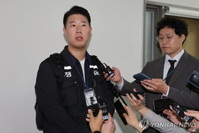 2차 사후조정회의 참석하는 최승호 노조위원장