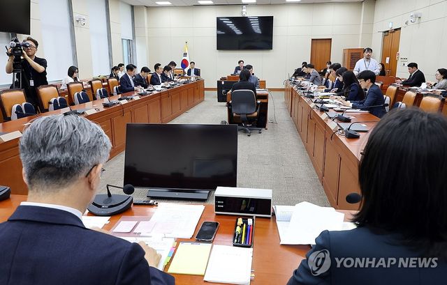 국회 정무위, 제1차 법안심사제2소위 회의