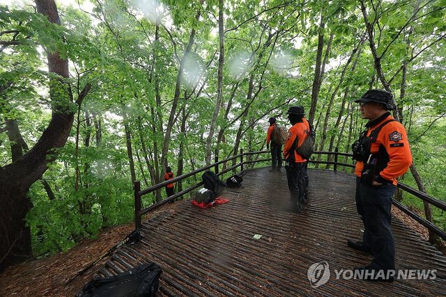 초등생 실종된 주왕산…수습 난항에 애타는 마음