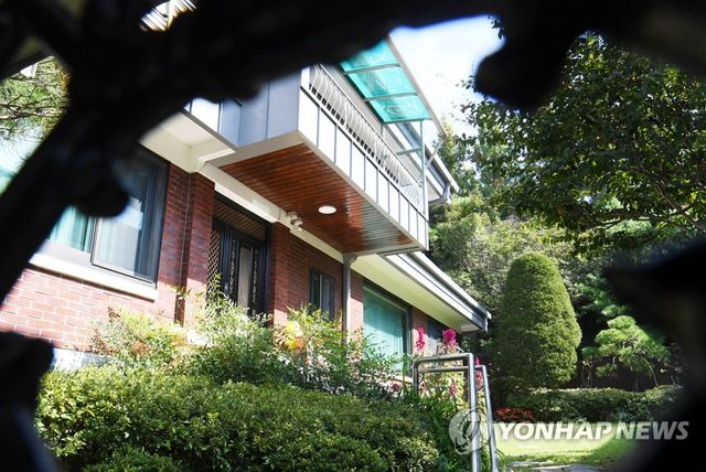 김만배 씨 누나가 구입한 연희동 윤석열 부친 주택
