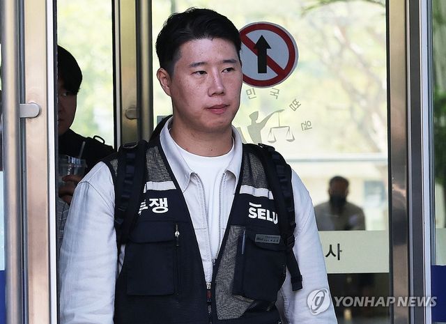 법원 나오는 최승호 위원장