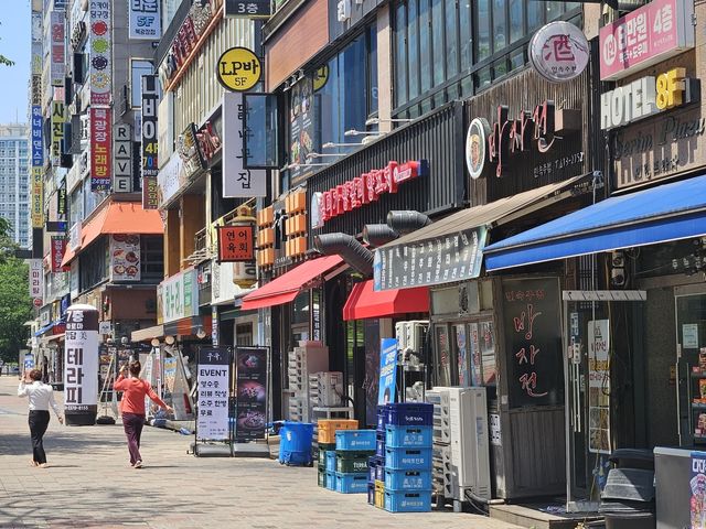 화성시 반송동 삼성전자 화성사업장 인근 상가 밀집지역 모습