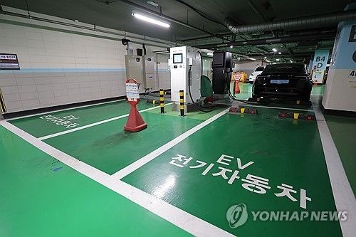 서울의 한 전기자동차 충전소 모습 [연합뉴스 자료사진]