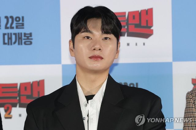 이이경, 질문 집중