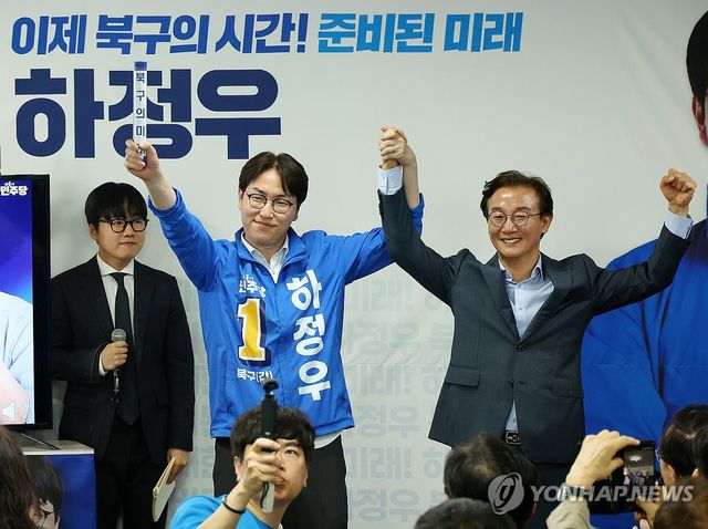 바통 넘겨 받은 하정우