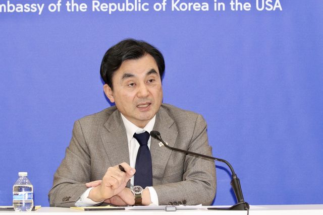 발언하는 안규백 장관