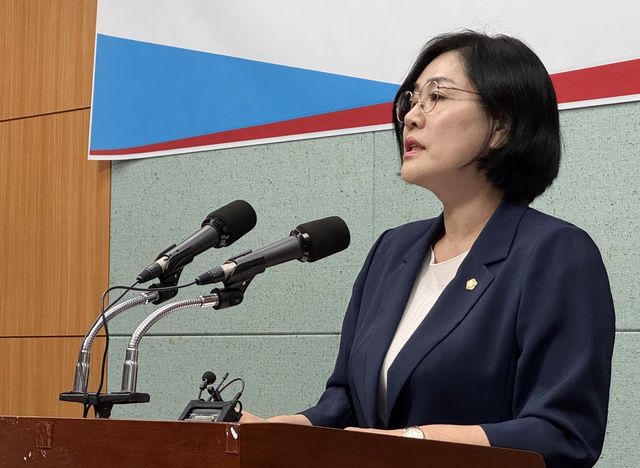 기자회견하는 천서영 전주시의원
