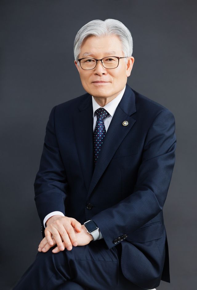 최동석 인사혁신처장