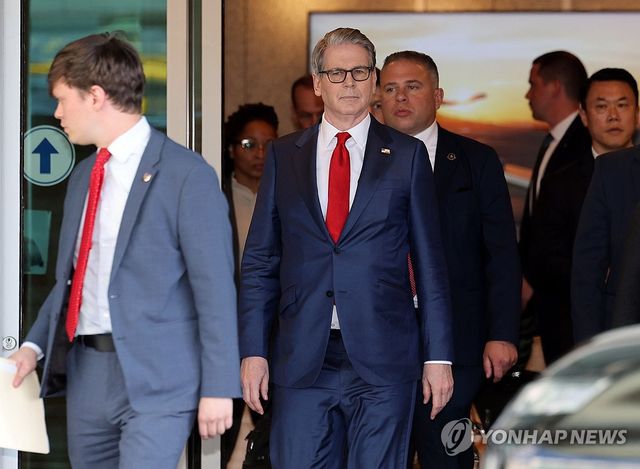 베선트 미 재무장관 입국