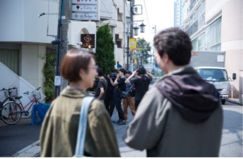 다나카 고키 작 '다치기 쉬운 역사들(로드 무비)' 中