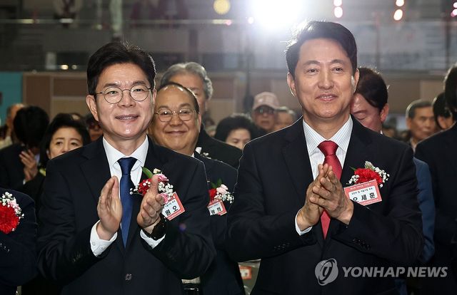 어버이날 행사서 만난 정원오·오세훈 서울시장 후보