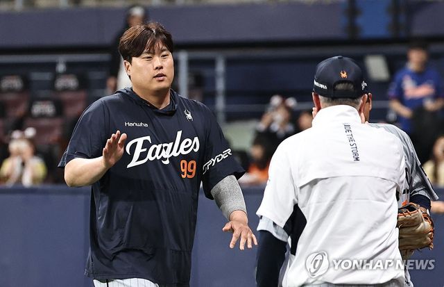 한화 류현진, 한미 통산 199승 달성
