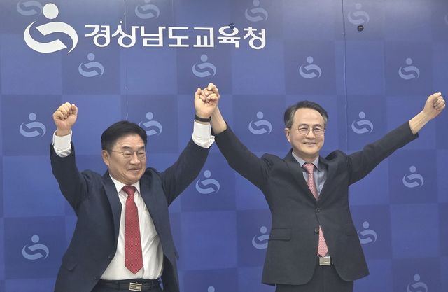 권순기(왼쪽)후보와 김승오 후보