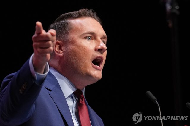 스트리팅 전 보건 장관