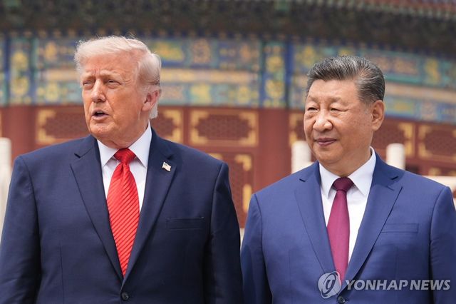 베이징 톈탄공원 방문한 도널드 트럼프 미국 대통령과 시진핑 중국 국가주석