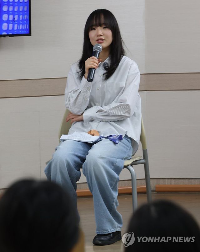 초등학교 찾은 유승은 선수