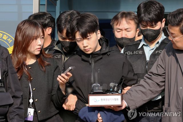 '여고생 흉기 살인' 장윤기 검찰 송치