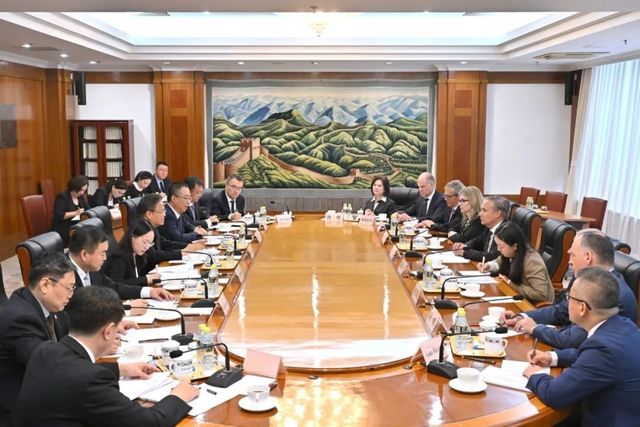 정산제 중국 발개위 주임-켈리 오트버그 보잉 CEO 접견