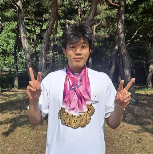 7관왕에 오른 김재훈