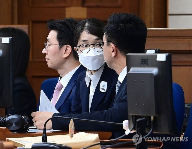 법정 출석한 김건희