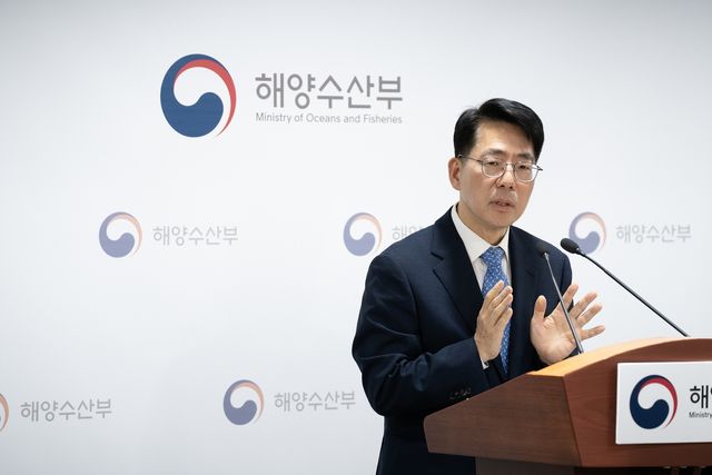 기자간담회 하는 황종우 해수부 장관